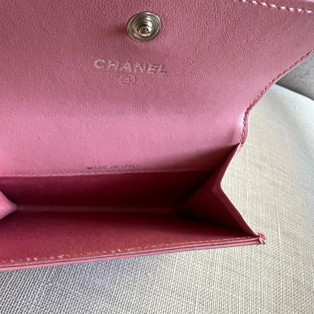 Chanel Camellia Card Holder second hand - Picture 10 of 14